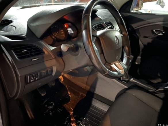 2010 Renault Fluence I, серый, 440000 рублей - вид 5