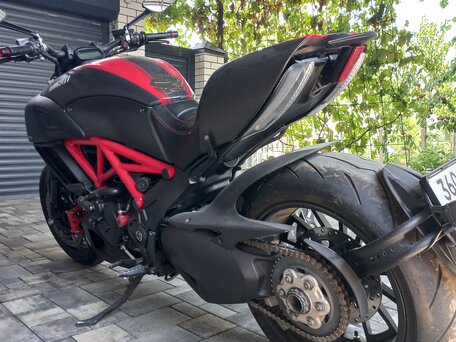 2015 Ducati Diavel Carbon, красный, 1150000 рублей, вид 5