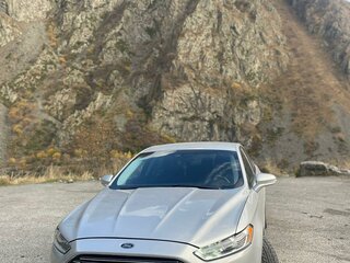 2013 Ford Fusion (North America) II, серый, 1400000 рублей, вид 4