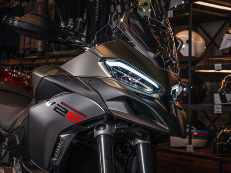 2026 Ducati Multistrada V2, зелёный, 2590000 рублей, вид 3