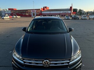 2019 Volkswagen Tiguan II, чёрный, 2900000 рублей, вид 4
