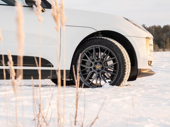 2019 Porsche Macan S I Рестайлинг, белый, 4600000 рублей - вид 9