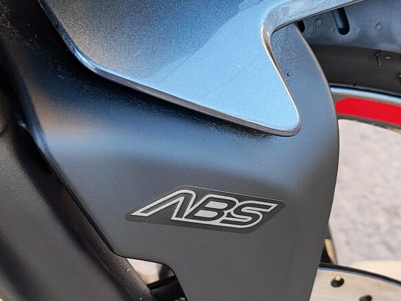 2022 Bajaj Pulsar N250, чёрный - вид 30