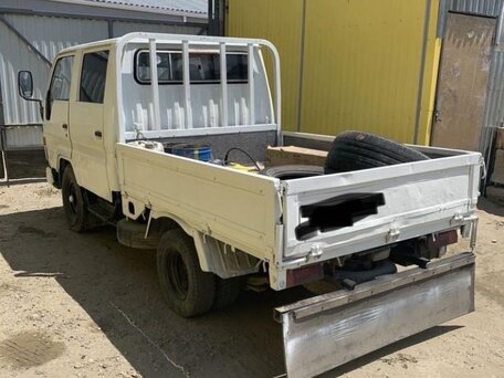 1994 Toyota Dyna, белый, 749000 рублей, вид 3
