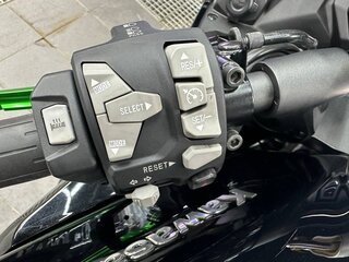2020 Kawasaki Ninja 1000 SX, чёрный, 1199999 рублей, вид 5