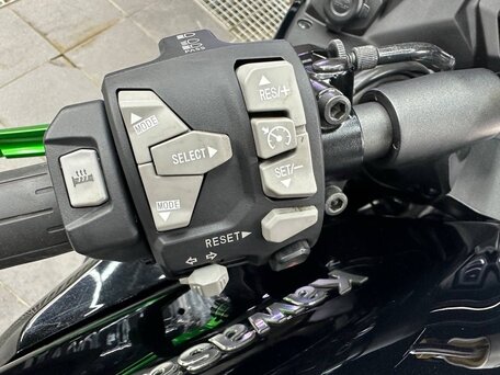 2020 Kawasaki Ninja 1000 SX, чёрный, 1199999 рублей, вид 5