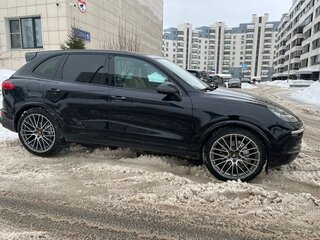 2016 Porsche Cayenne S II Рестайлинг (958), чёрный, 4400000 рублей, вид 5