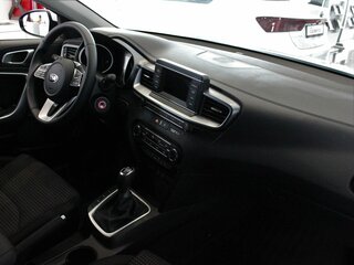 2019 Kia Ceed III, белый, 2500000 рублей, вид 5