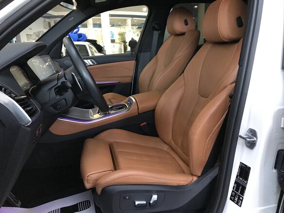 2019 BMW X5 M50d IV (G05/G18), белый - вид 5