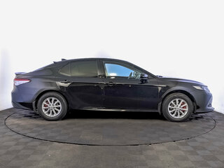 2020 Toyota Camry VIII (XV70), чёрный, 2645000 рублей, вид 4