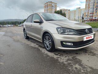 2017 Volkswagen Polo V Рестайлинг, бежевый, 780000 рублей, вид 3