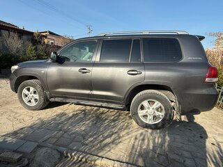 2011 Toyota Land Cruiser 200 Series, серый, 2250000 рублей, вид 2