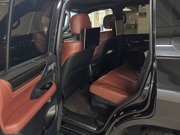 2018 Lexus LX 570 III Рестайлинг 2, чёрный, 8000000 рублей - вид 10