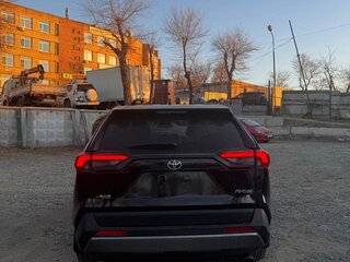 2020 Toyota RAV4 V (XA50), чёрный, 2600000 рублей, вид 3