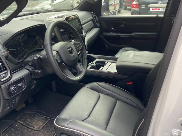 2023 Ram 1500 Quad Cab eTorque V, коричневый, 11300000 рублей - вид 17
