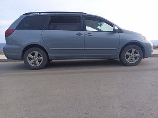 2005 Toyota Sienna II, серый, 1050000 рублей, вид 4