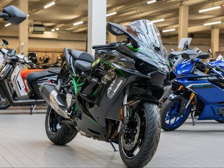 2026 Kawasaki Ninja H2 SX, чёрный, 3690000 рублей, вид 3