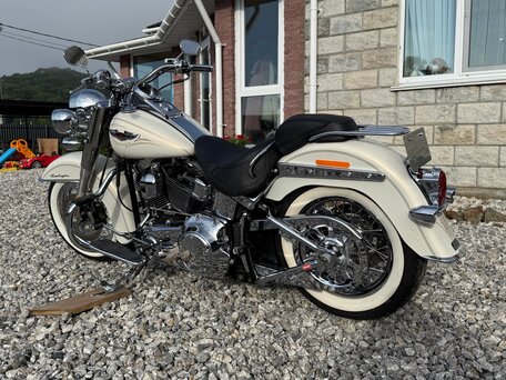 2015 Harley-Davidson Softail Deluxe, белый, 1070000 рублей, вид 3