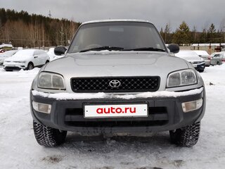 1998 Toyota RAV4 I (XA10), серебристый, 570000 рублей, вид 2