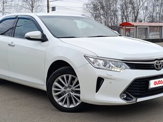 2015 Toyota Camry VII (XV50) Рестайлинг, белый, 2030000 рублей, вид 1