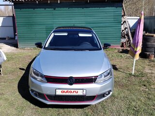 2011 Volkswagen Jetta VI, серебристый, 950000 рублей, вид 1
