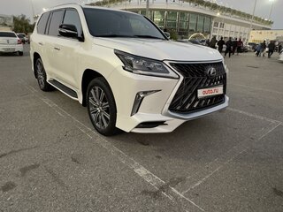 2016 Lexus LX 570 III Рестайлинг 2, белый, 9300000 рублей, вид 4