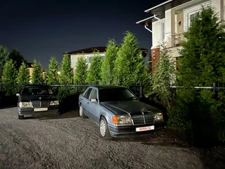 1990 Mercedes-Benz W124 230, коричневый, 550000 рублей, вид 4