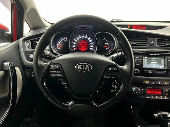 2014 Kia Ceed II, красный, 1040000 рублей - вид 16
