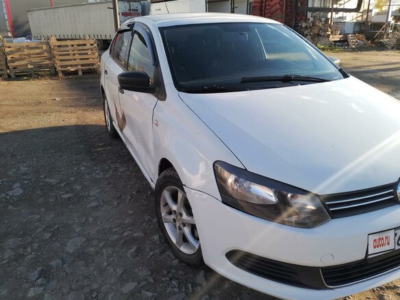 2015 Volkswagen Polo V, белый, 650000 рублей - вид 2