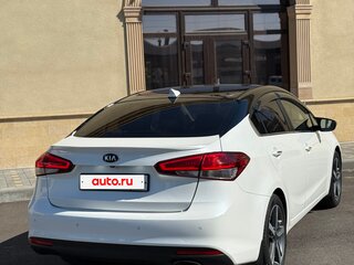 2017 Kia Cerato III Рестайлинг (Classic), белый, 1390000 рублей, вид 4