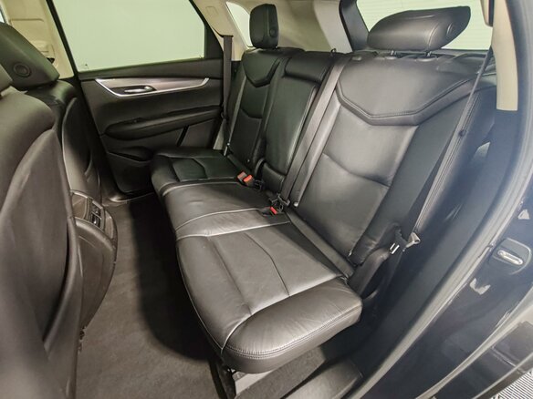 2017 Cadillac XT5 I, серый, 2219000 рублей - вид 16