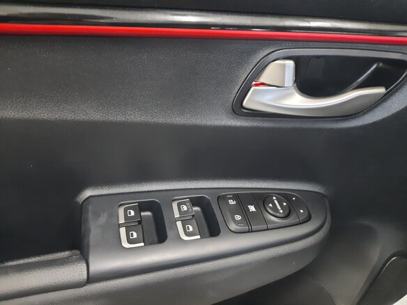 2020 Kia Rio X-Line IV, белый - вид 10