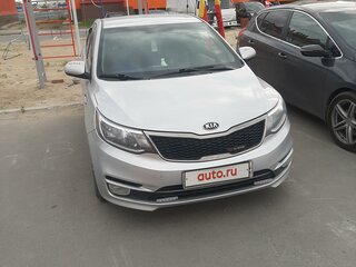 2016 Kia Rio III Рестайлинг, серебристый, 1000000 рублей, вид 2