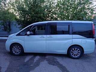 2015 Honda Stepwgn V, зелёный, 1650000 рублей, вид 3