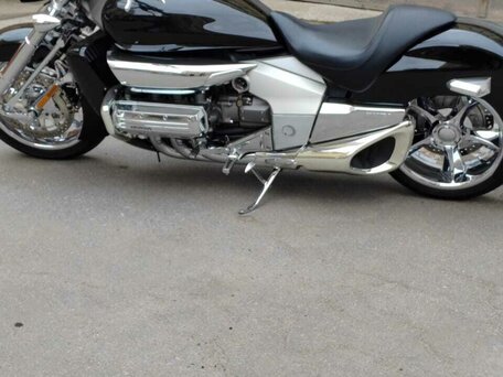 2004 Honda Valkyrie 1800, чёрный, 2450000 рублей, вид 4