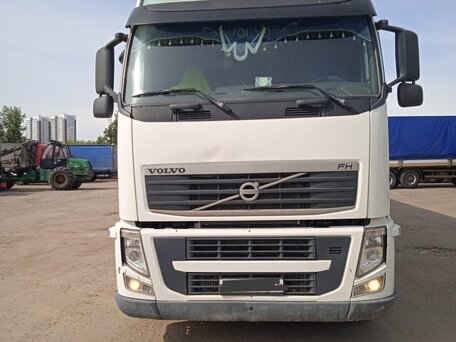 2013 Volvo FH, белый, 5800000 рублей, вид 1