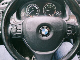 2009 BMW 5 серии Gran Turismo 550i VI (F10/F11/F07), белый, 1200000 рублей, вид 4