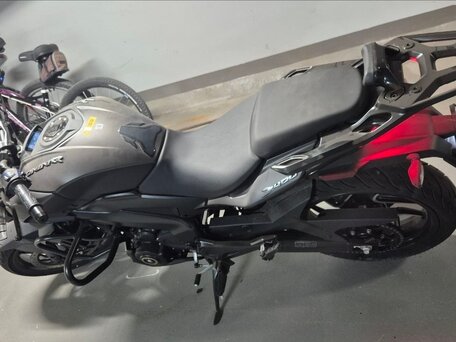 2025 Bajaj Dominar 400, чёрный, 450000 рублей, вид 4