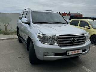2011 Toyota Land Cruiser 200 Series, серебристый, 3800000 рублей, вид 3