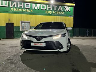 2019 Toyota Camry VIII (XV70), белый, 2850000 рублей, вид 4