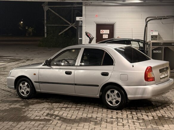 2004 Hyundai Accent ТагАЗ II, серебристый, 320000 рублей - вид 6