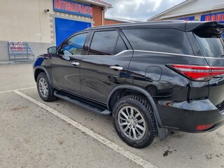 2022 Toyota Fortuner II Рестайлинг, чёрный, 6100000 рублей, вид 5