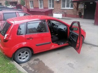 2008 Ford Fiesta Mk5, красный, 200000 рублей, вид 2