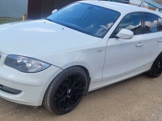 2011 BMW 1 серии 116i I (E81/E82/E87/E88) Рестайлинг, белый, 1650000 рублей, вид 3