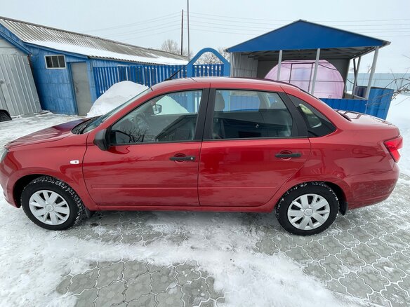 2020 Lada (ВАЗ) Granta I Рестайлинг, красный, 750000 рублей - вид 1