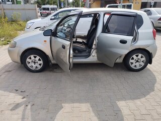 2004 Daewoo Kalos, серебристый, 210000 рублей, вид 4