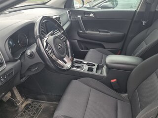 2020 Kia Sportage IV Рестайлинг, серый, 2550000 рублей, вид 5