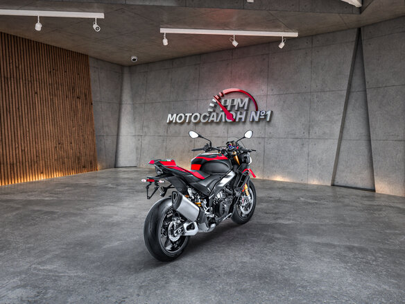 2026 Aprilia Tuono V4, чёрный, 2700000 рублей - вид 3