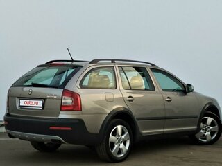 2011 Skoda Octavia Scout II (A5) Рестайлинг, серый, 1100000 рублей, вид 3