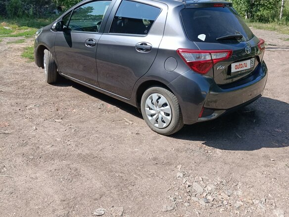 2018 Toyota Vitz III (XP130) Рестайлинг, серый, 980000 рублей - вид 7